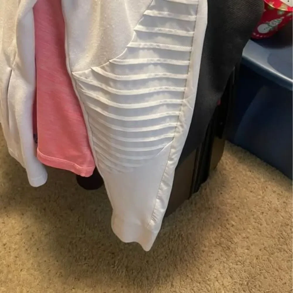 Avia Women's XL White Zip-Up Hoodie